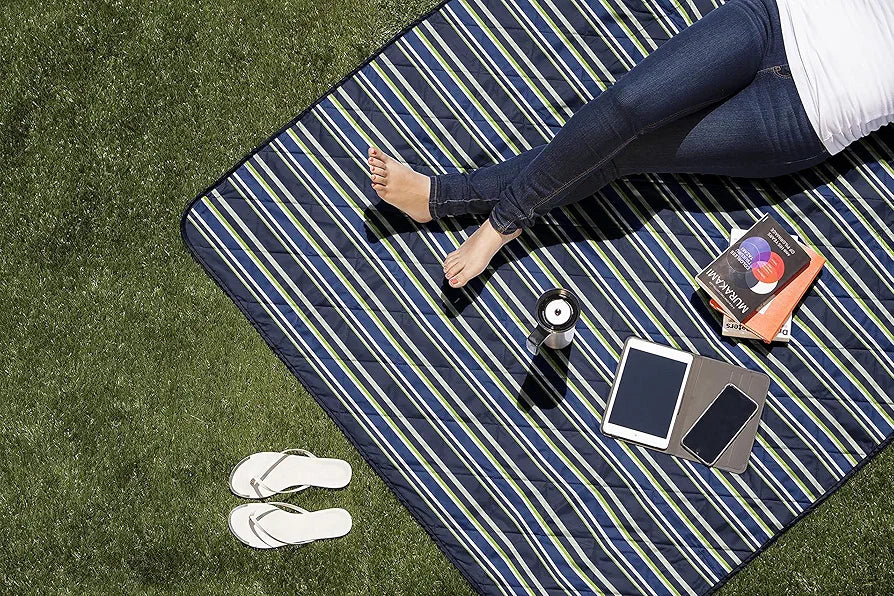ONIVA - a Picnic Time brand - Vista Outdoor Picnic Blanket & Tote